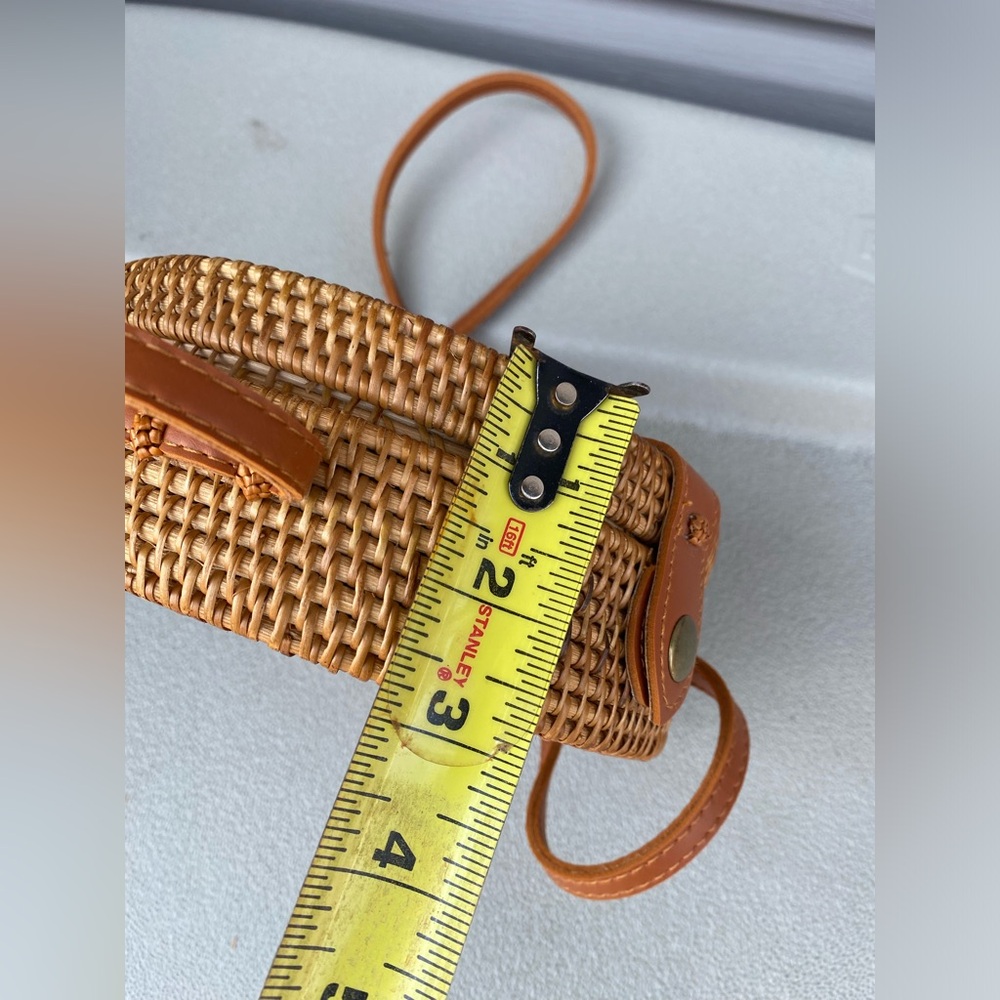 Handwoven Round Rattan Sling/Shoulder Bag - Picture 4 of 11